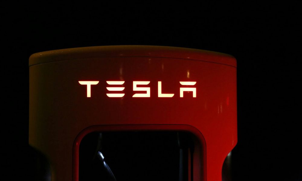 Tesla Q1 auto deliveries fall